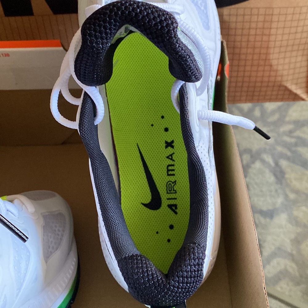 Brand new Nike  Air MAX GENOME White men’s 9 - Picture 8 of 11